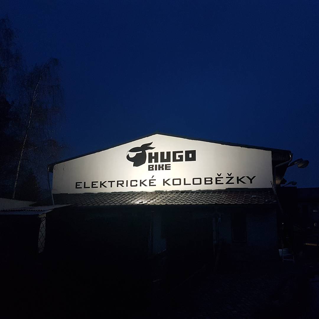 Reklama na fasádě HUGO BIKE