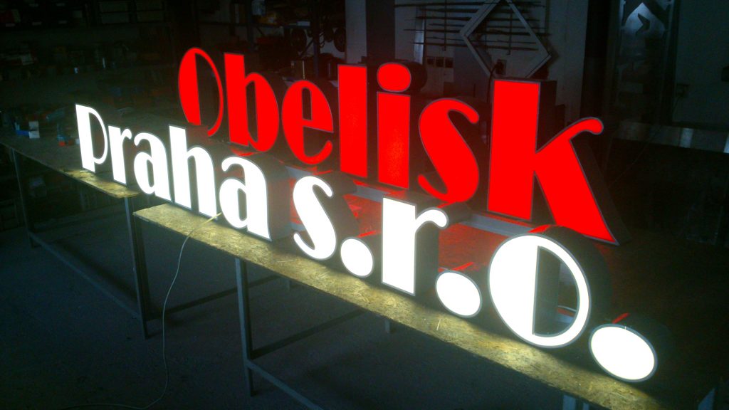 Světelná reklama OBELISK Praha